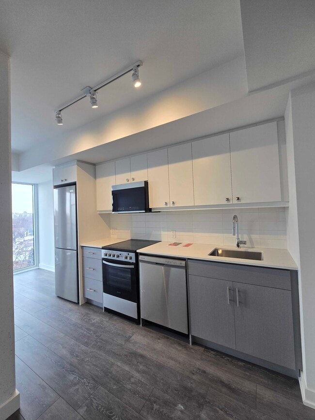 Building Photo - 2 Manderley Dr Unit 1-Bed