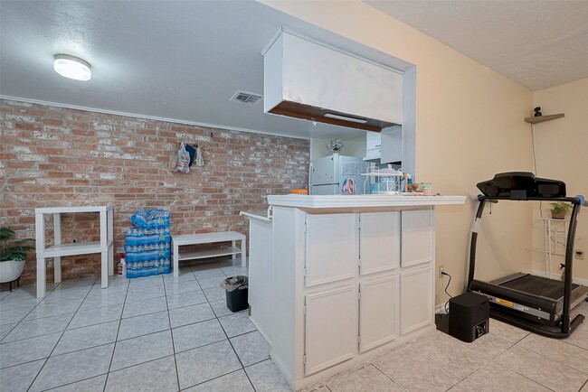 Photo - 12223 Sharpview Dr