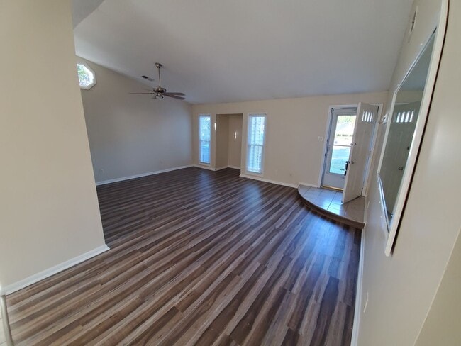 Photo - Cozy Single Family Ranch in Timberlake Nei...