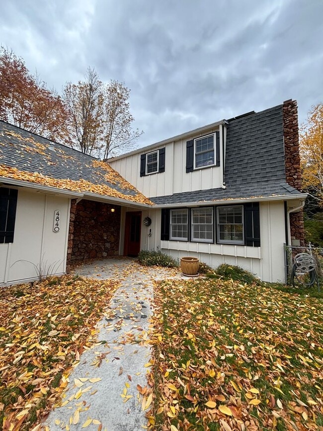 Photo - Spacious 4BR, 2.5BA home on 1.3 acres in O...