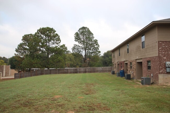 Photo - Coming Soon! 2 Bedroom Town house for Rent... Unidad 16004 FM 16 W