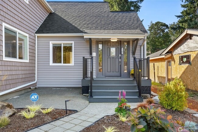 Photo - 9104 Highland Ave SW