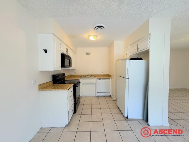 Photo - 3817 K St Unit 3817 K St #C