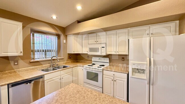 Photo - 42259 W Chisholm Dr
