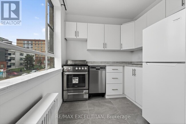 Photo - 2515 Eglinton Ave W Unité 302