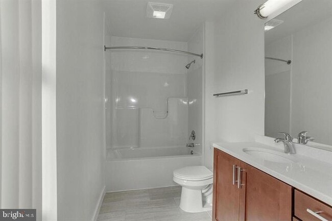 Photo - 905 N Jackson St Unit 402