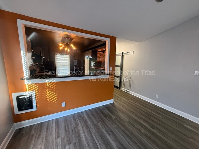 Photo - 1319 Glen Raven Ct