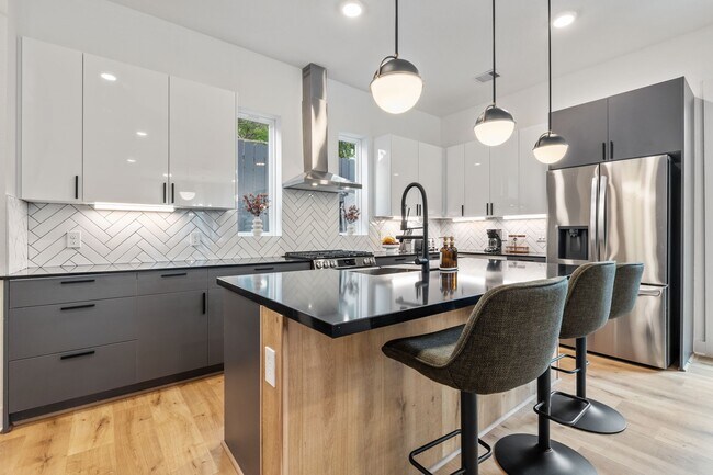 Photo - 5502 Texas St