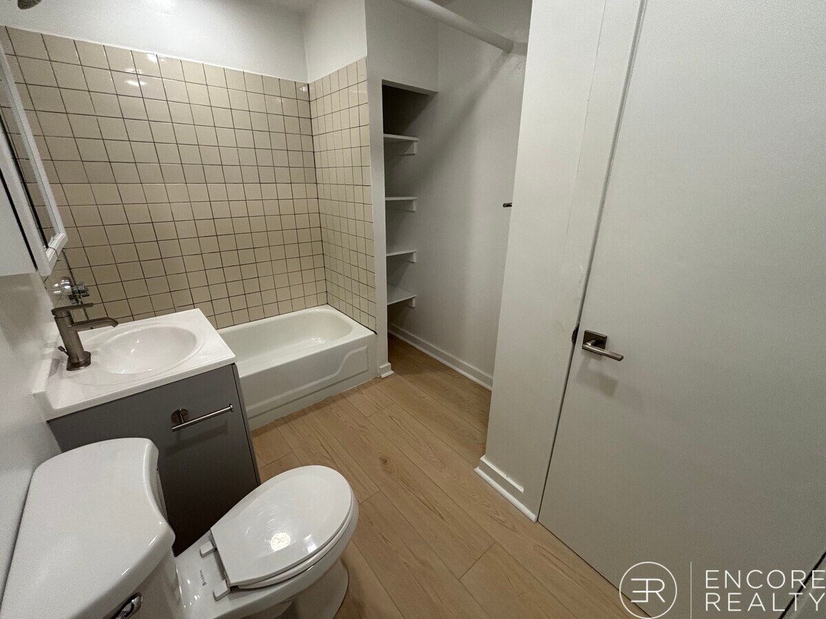 Photo - 19 Peterborough St Unit A