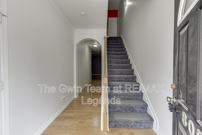 Photo - 805 Tulip Poplar Way