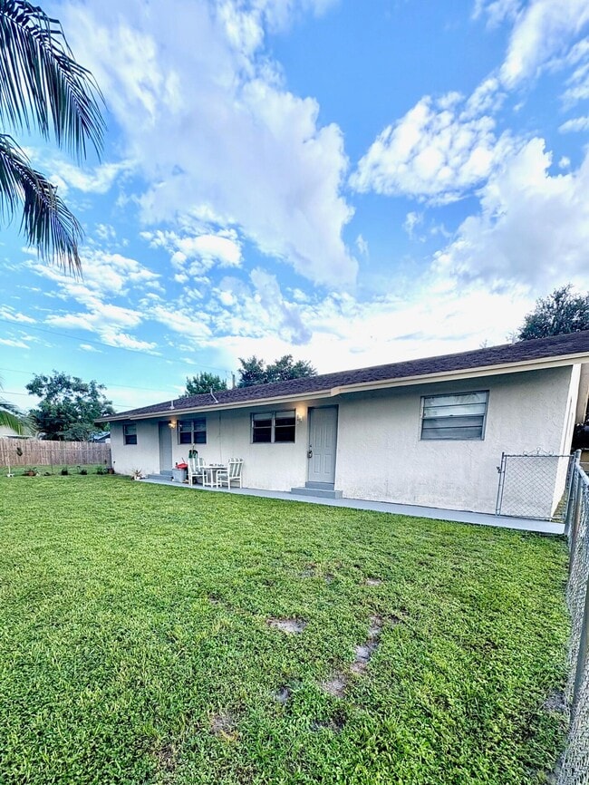 Building Photo - 1704 Citation Dr Rental