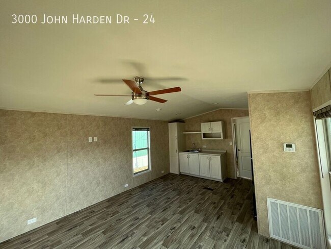 Photo - 3000 John Harden Dr