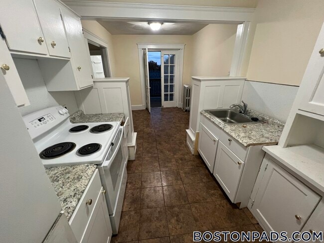 Building Photo - 179 Thomas Burgin Pkwy Unit 14