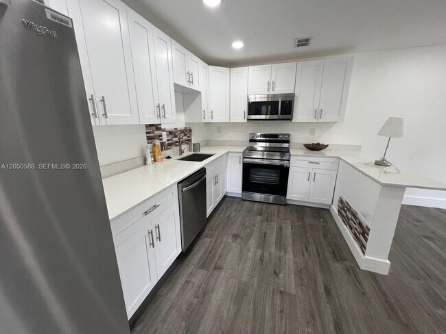 4111 Stirling Rd Unit 209