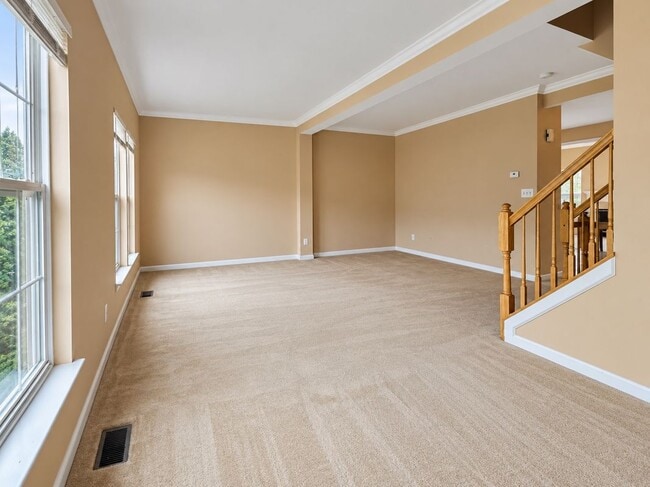 2527 Banshire Dr
