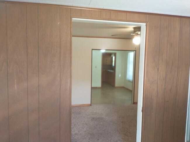 Photo - 108 N Oak St