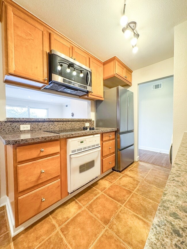 Photo - 675 Grove Terrace Unit 208