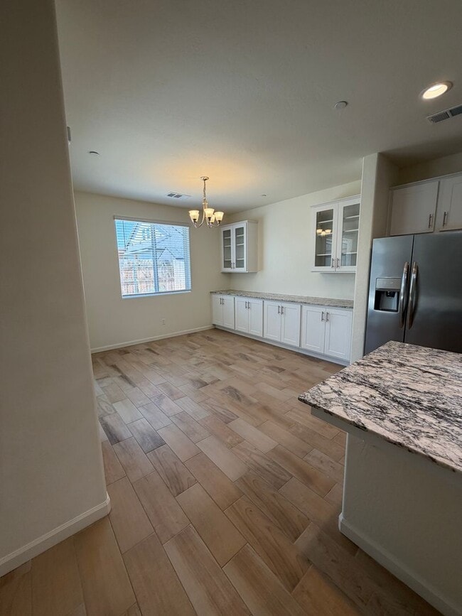 Photo - 2026 Sherbrook Ave