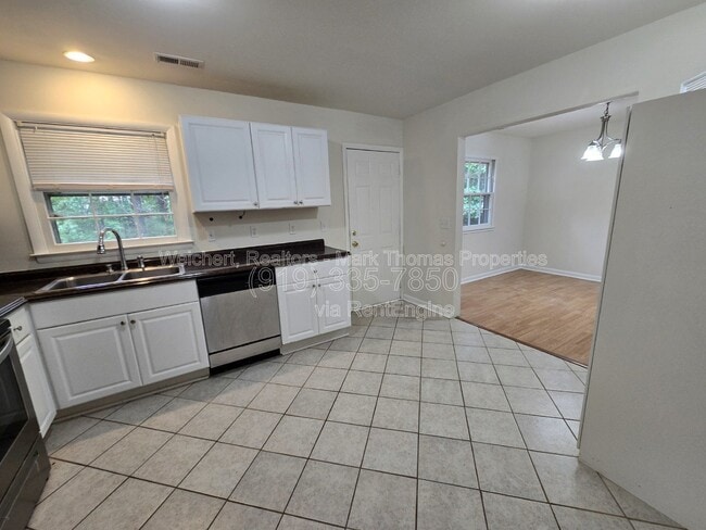 Photo - 119 Monterey Ln