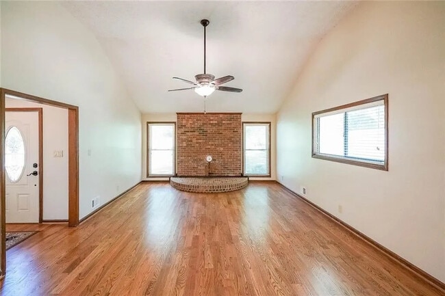 Room in Single Family Home on Azalea Dr