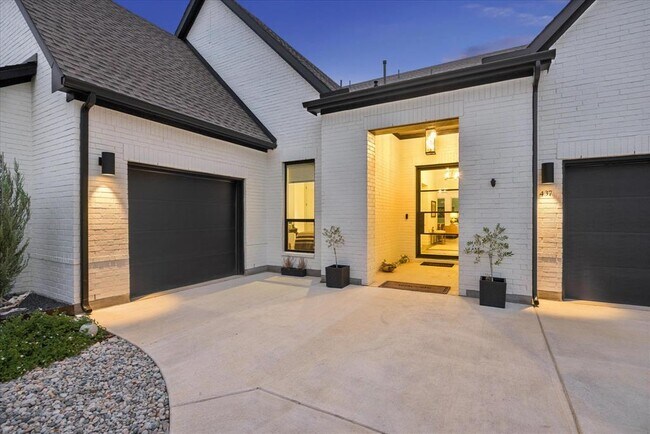 Photo - 437 Trabuco Bnd