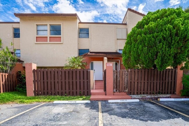 Photo - 9907 NW 9th St Cir