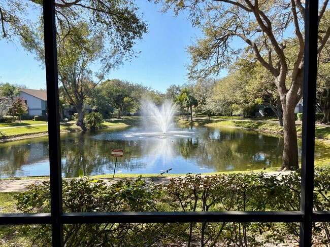 Photo - 2717 S Oakland Forest Dr Unidad 104