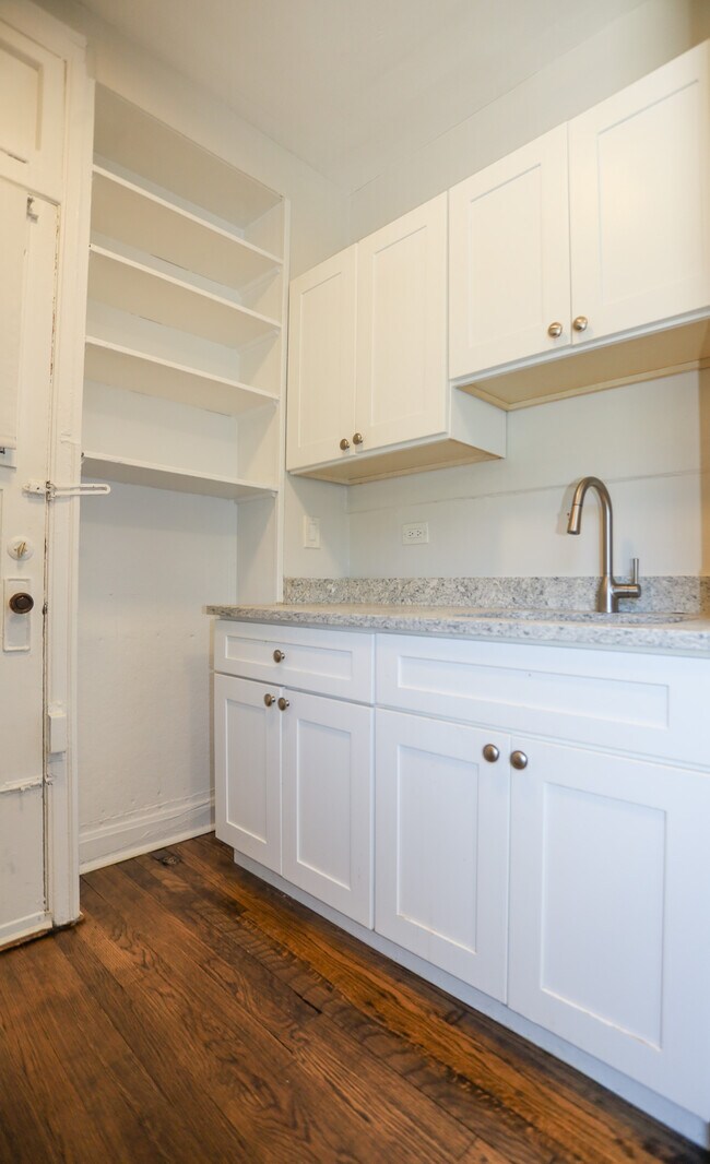 5740 S Stony Island Ave Condo Unit 1E Condo for Rent in Chicago, IL