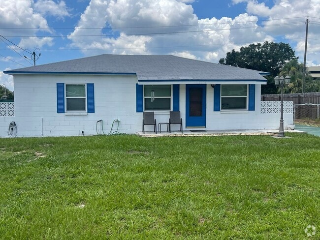 Building Photo - Charming 3BR House in Tampa