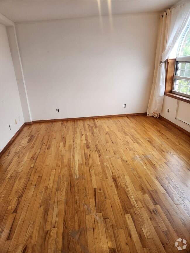 Building Photo - 21-34 Rene Ct Rental