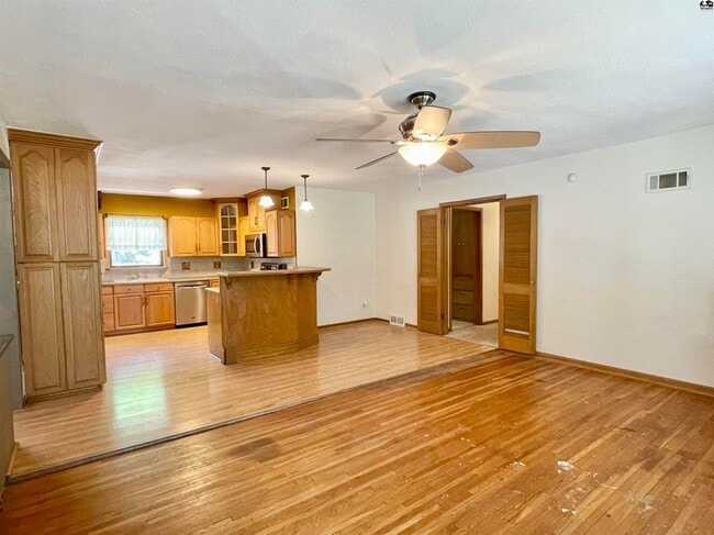 Photo - 226 Curtis St