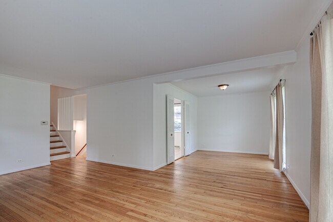 Photo - 370 Madison Ave