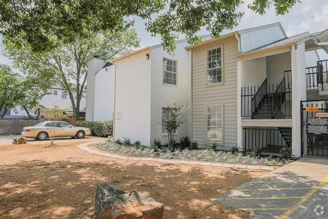 Building Photo - 4717 Columbia Ave Unit 109 Rental