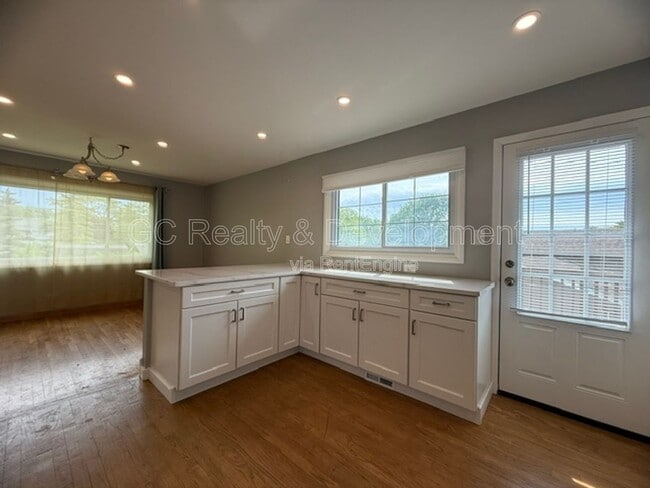 Photo - 1645 Highland Blvd