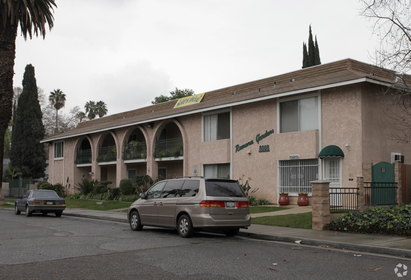 Ramona Garden Apartments - Ramona Garden Apartments