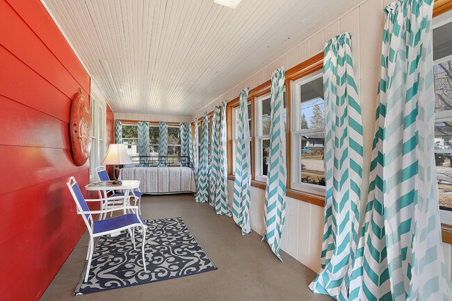 Photo - 705 N 5th Ave