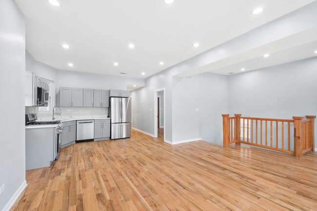 Photo - 4918 N Spaulding Ave