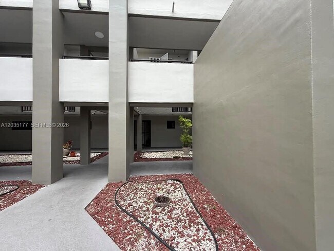 Photo - 5 Olive Dr Unit 12