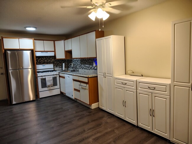 Photo - 16 Tiffany Rd Unit # 7