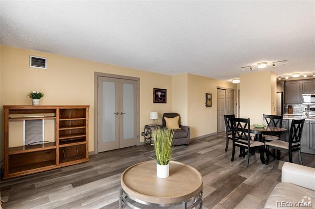 Building Photo - 2880 S Locust St Rental
