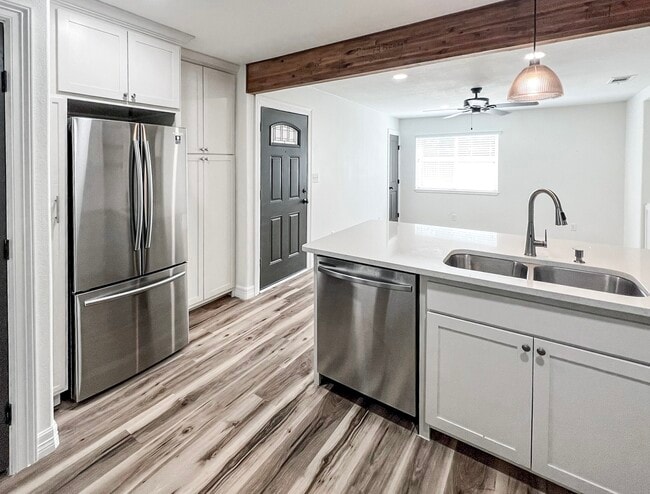 Photo - 2001 N Fm Unit 8