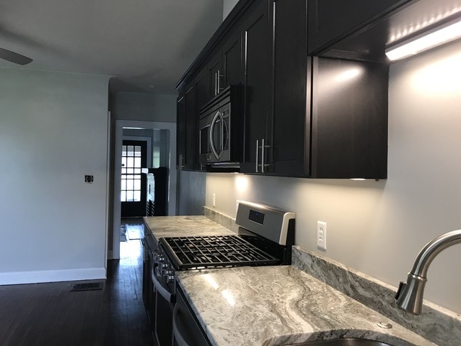 Photo - 633 E 11th Ave