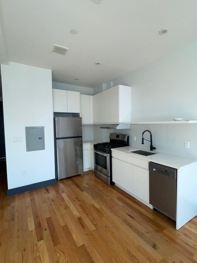 Photo - 568-572 Communipaw Ave