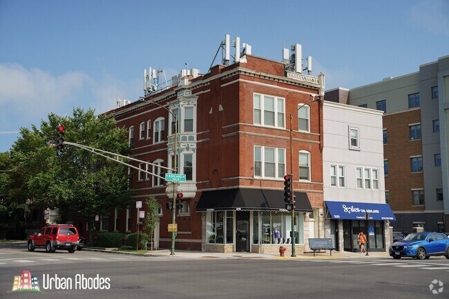 Building Photo - 3559 N Ashland Ave Unit J02W Rental