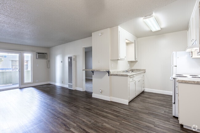 1BR, 1BA - 575SF