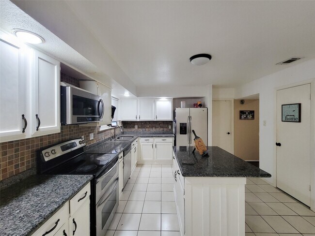 Photo - 25303 Avery Hill Ln