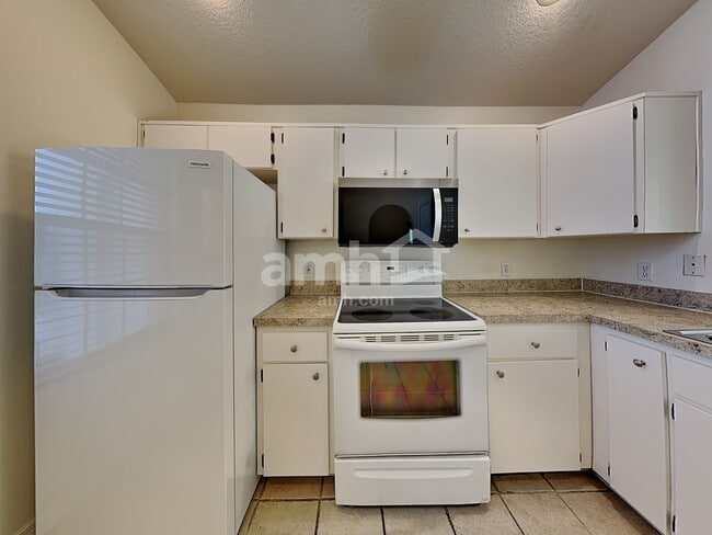 Photo - 256 Daniels Pointe Dr