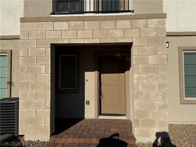 Photo - 5752 CRENELLATED St