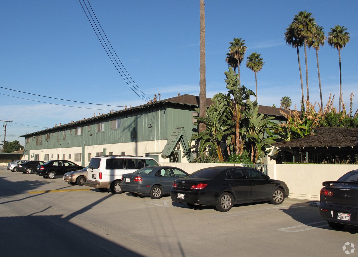 Photo - Hawaiian Village