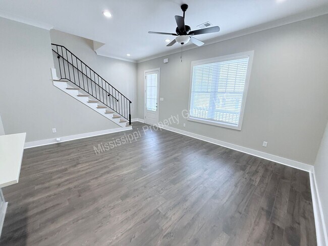 1402 Pleasant Dr